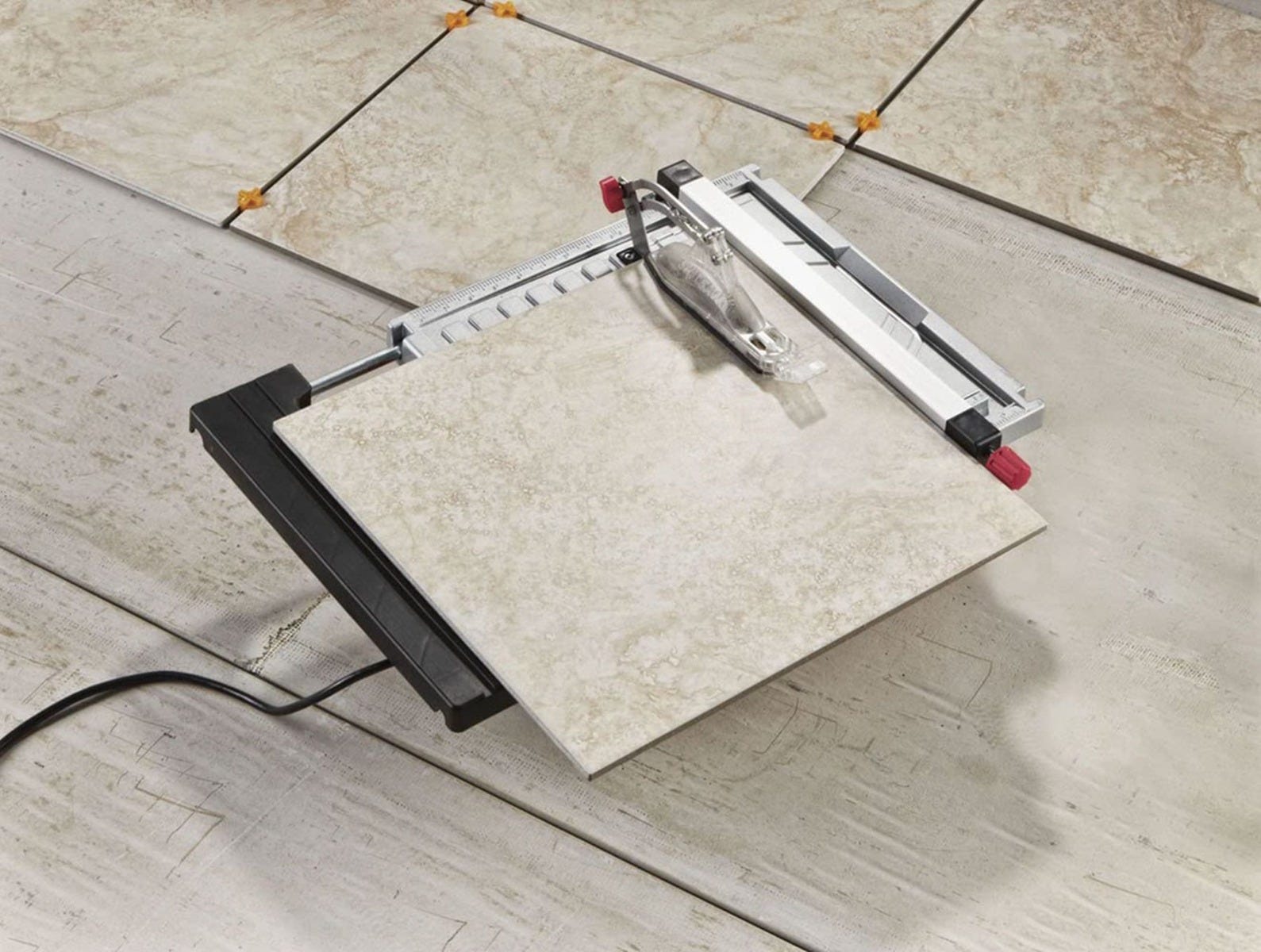 SKIL 3550-02 7 in. Wet Tile Saw with Hydro Lock System