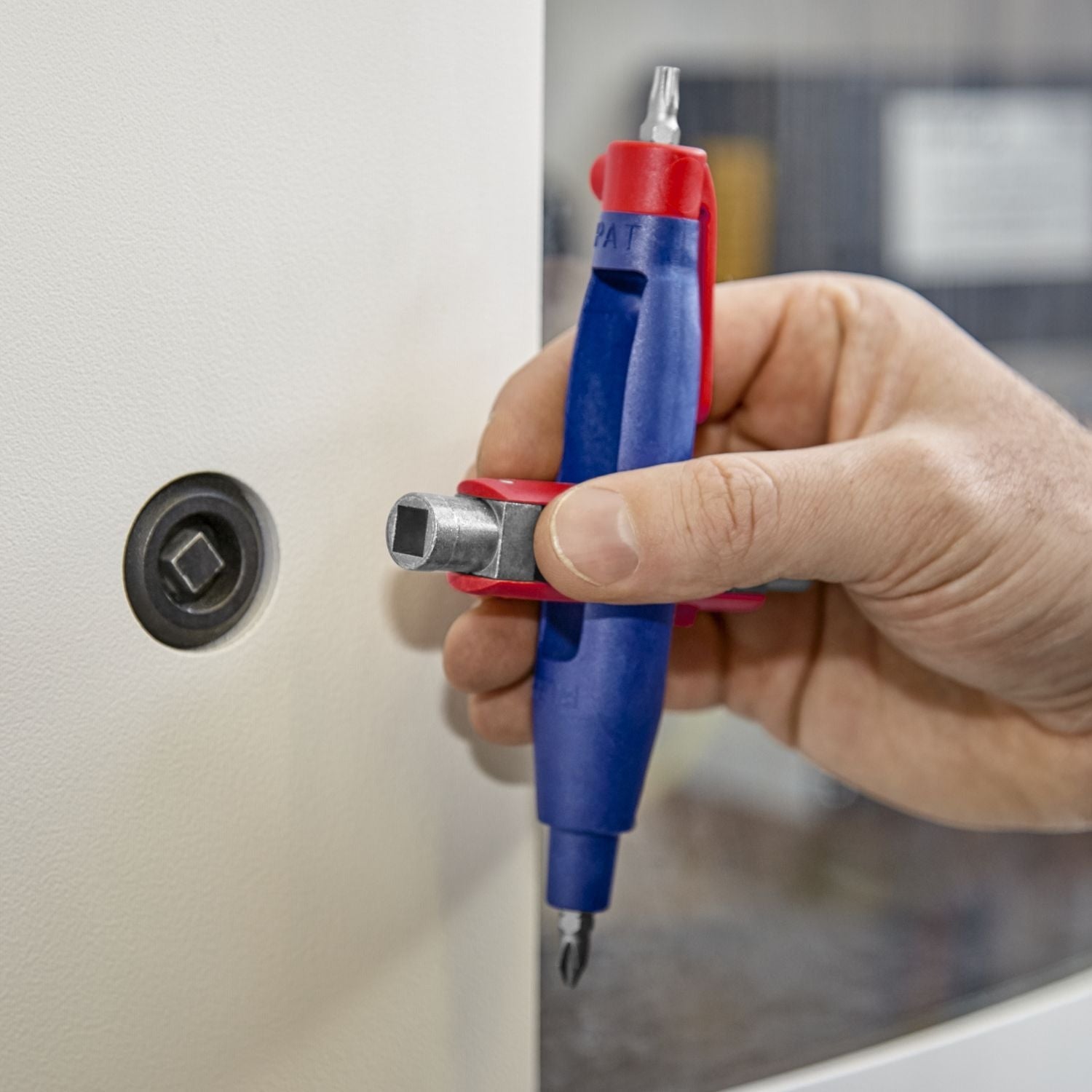 Knipex 00 11 07 Universal Control Cabinet Key-Pen Style