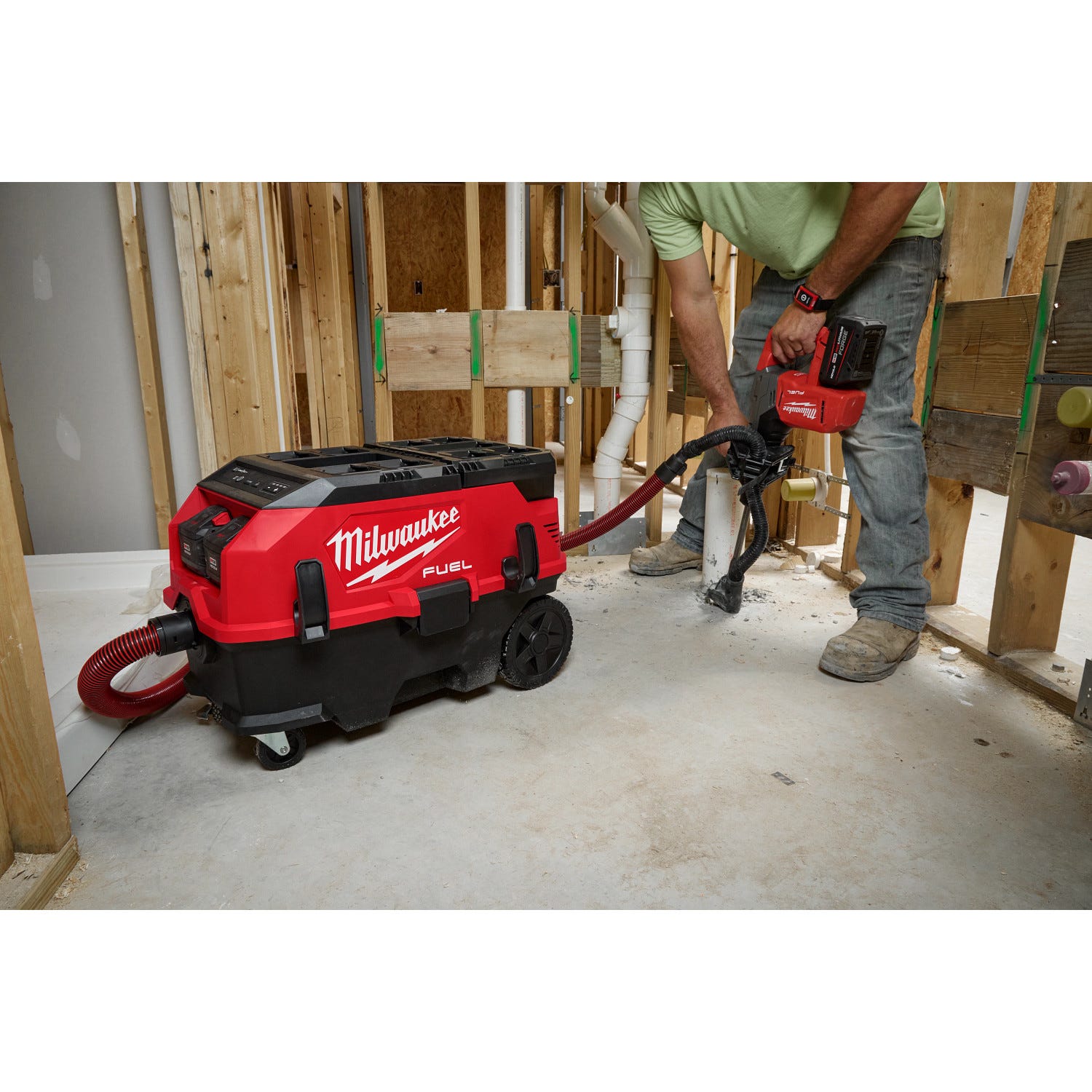 Milwaukee 0888-20 M18 FUEL 9 Gallon Dual Battery Dust Extractor w/ PACKOUT Compatibility and VACLINK, Tool Only