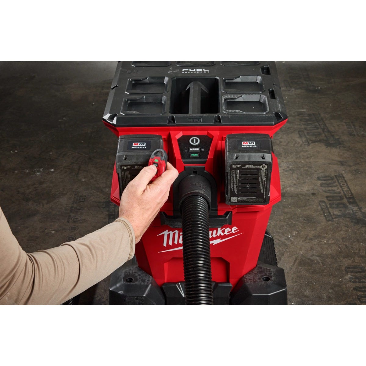 Milwaukee 0926-20 M18 FUEL NEXUS Dual Battery Wet/Dry Vacuum Motor Head w/ PACKOUT Compatibility & VACLINK