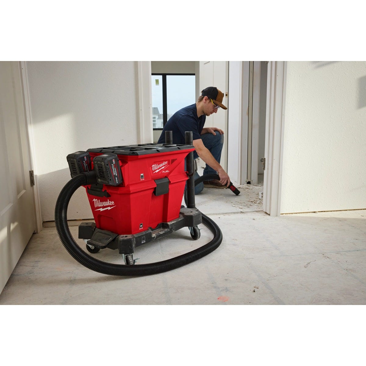 Milwaukee 0926-20 M18 FUEL NEXUS Dual Battery Wet/Dry Vacuum Motor Head w/ PACKOUT Compatibility & VACLINK