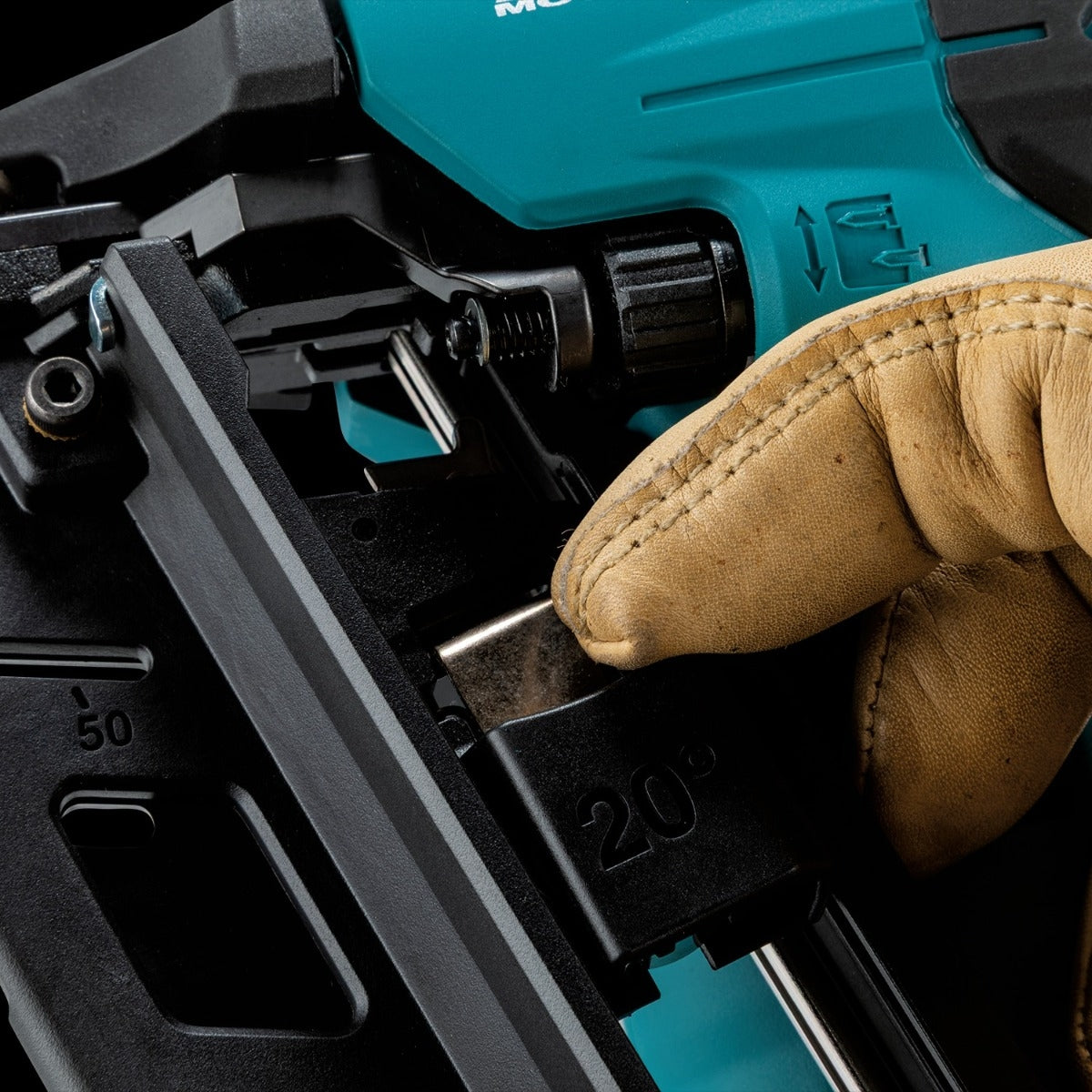 Makita XNB06Z 18V LXT Brushless Cordless 2-1/2-in. Angled 16-Gauge Finish Nailer, Tool Only