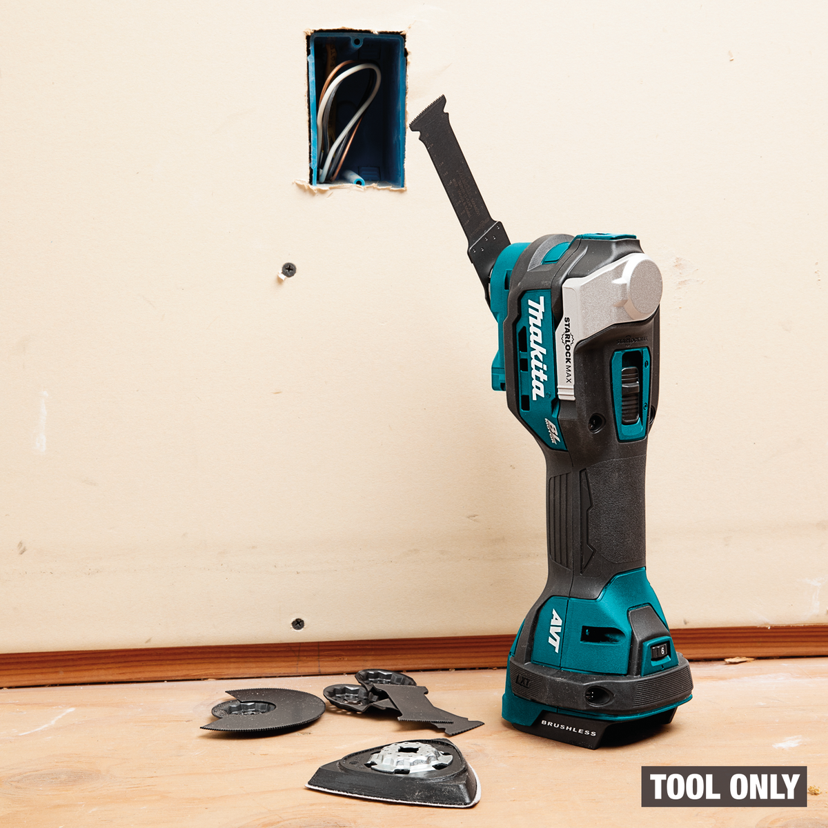 Makita 18V LXT Brushless Cordless StarlockMax Oscillating Multi-Tool, Tool Only in use (XMT04Z)