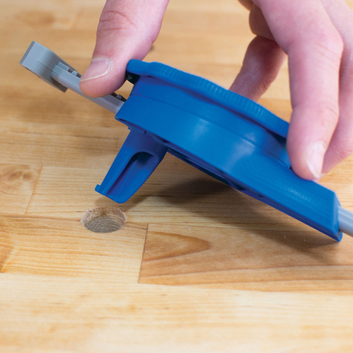 Kreg Tool In-Line Clamp Bench Dog Hole Workholding Clamp for Woodworking (KBCIC)