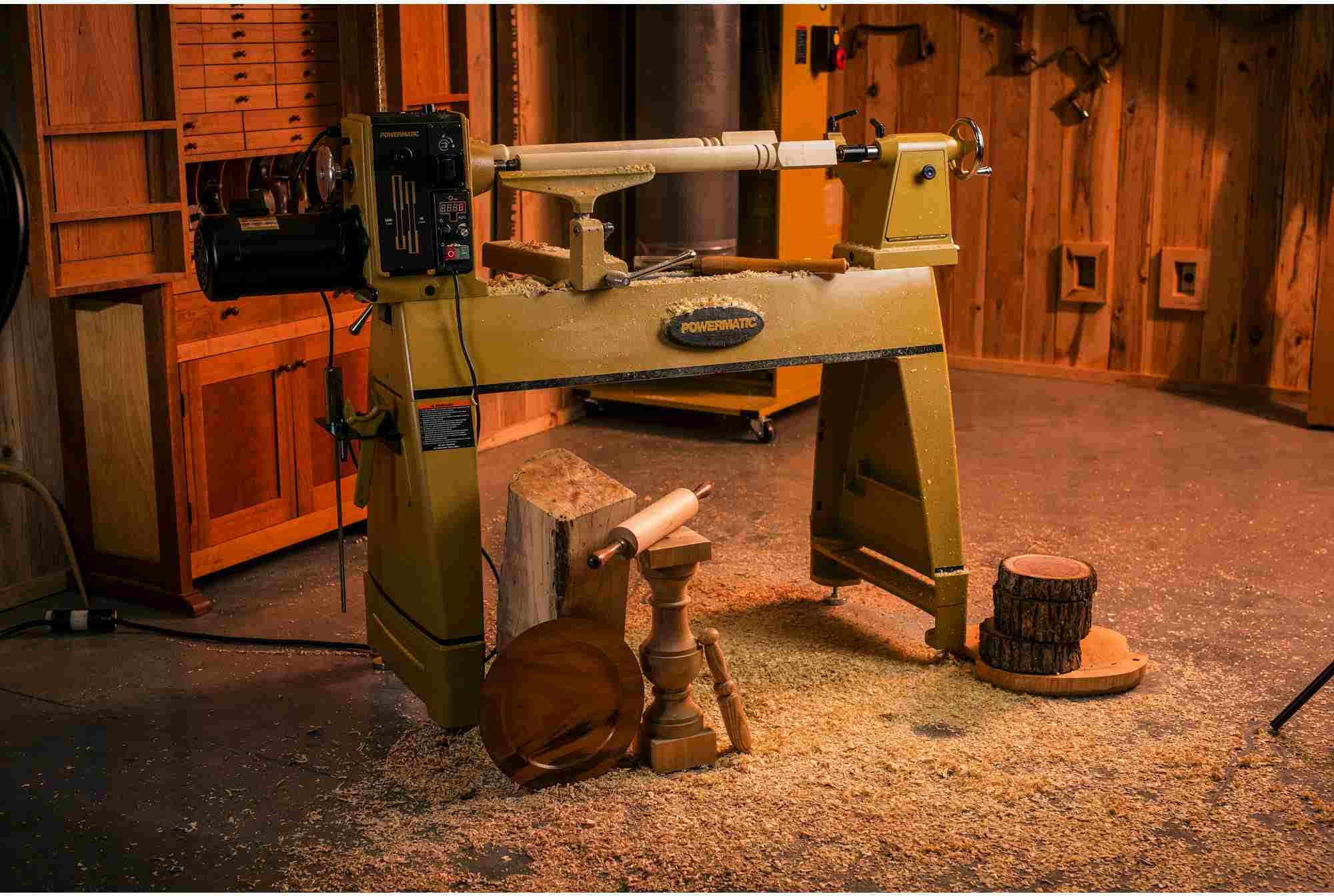 Powermatic 1353001 3520C Lathe with Risers, 2HP, 1PH, 220V