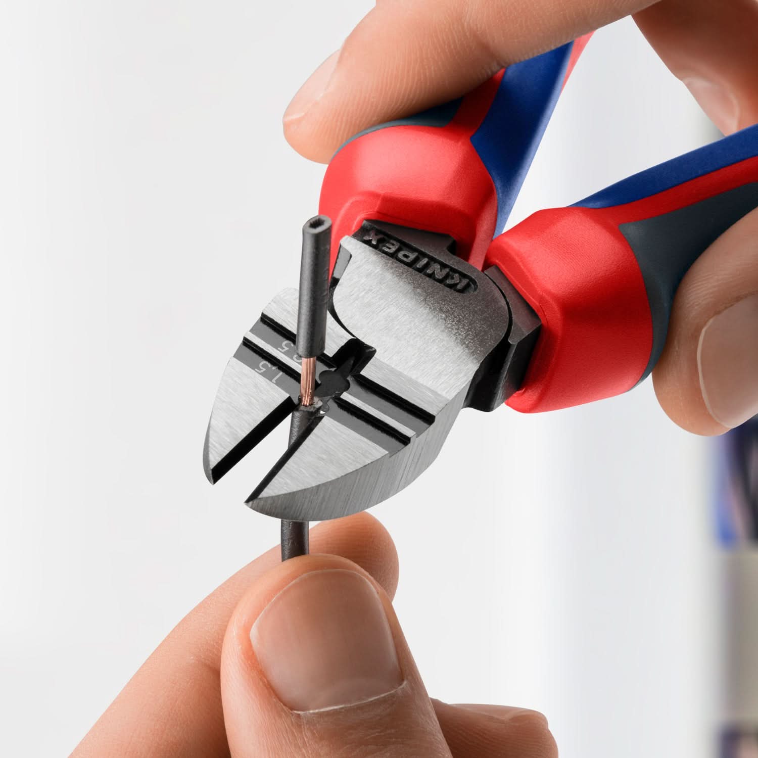 Diagonal Cutting Pliers with Stripper