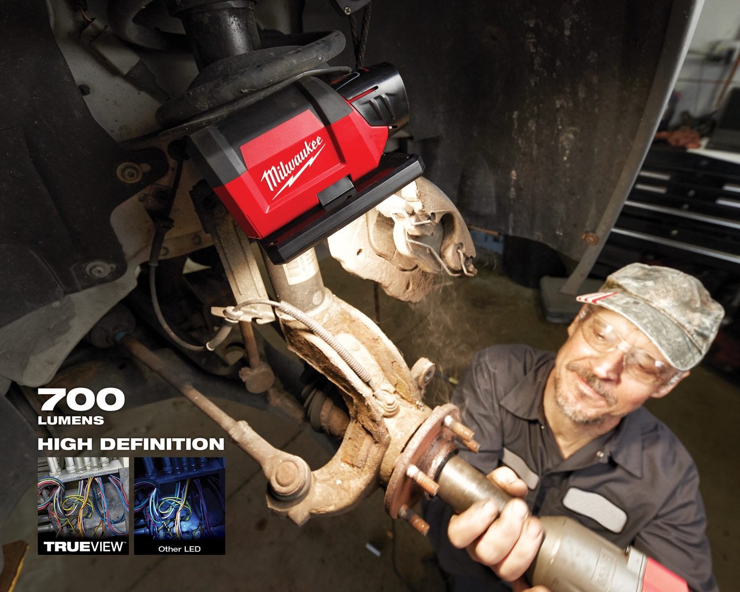 Milwaukee 2367-20 M12 ROVER 700-Lumen Flood Light with USB Charging and 2.0Ah Battery
