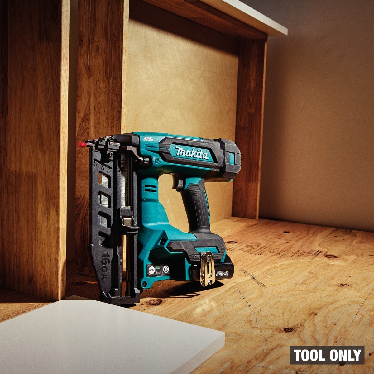 Makita XNB05Z 18V LXT Brushless Cordless 2-1/2-in. Straight 16-Gauge Finish Nailer, Tool Only