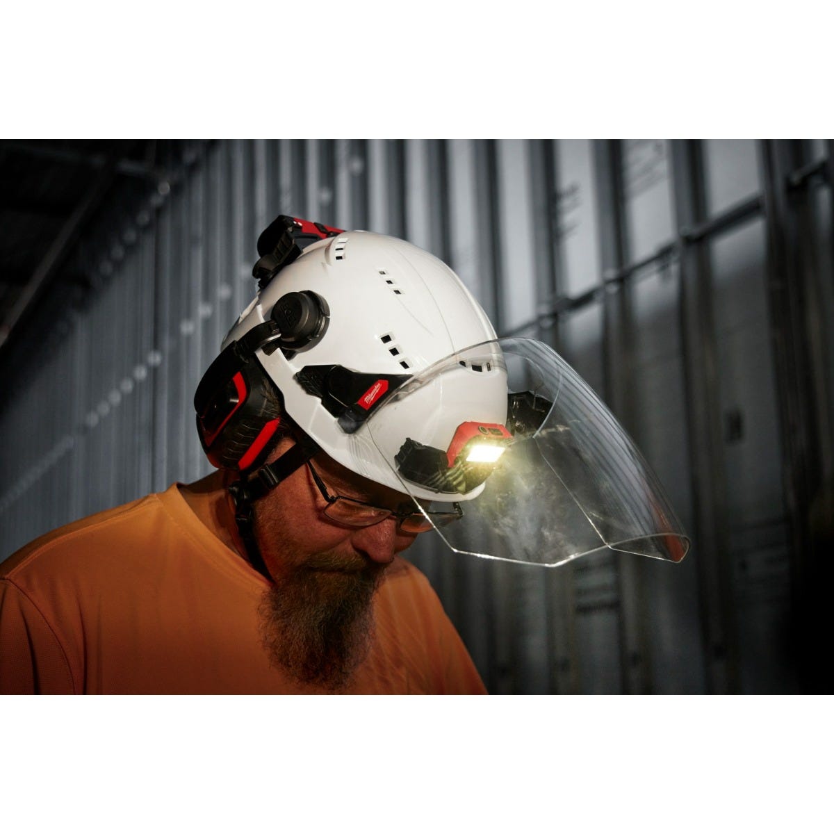 Milwaukee 2118-21 BOLT REDLITHIUM USB 600-Lumen Headlamp
