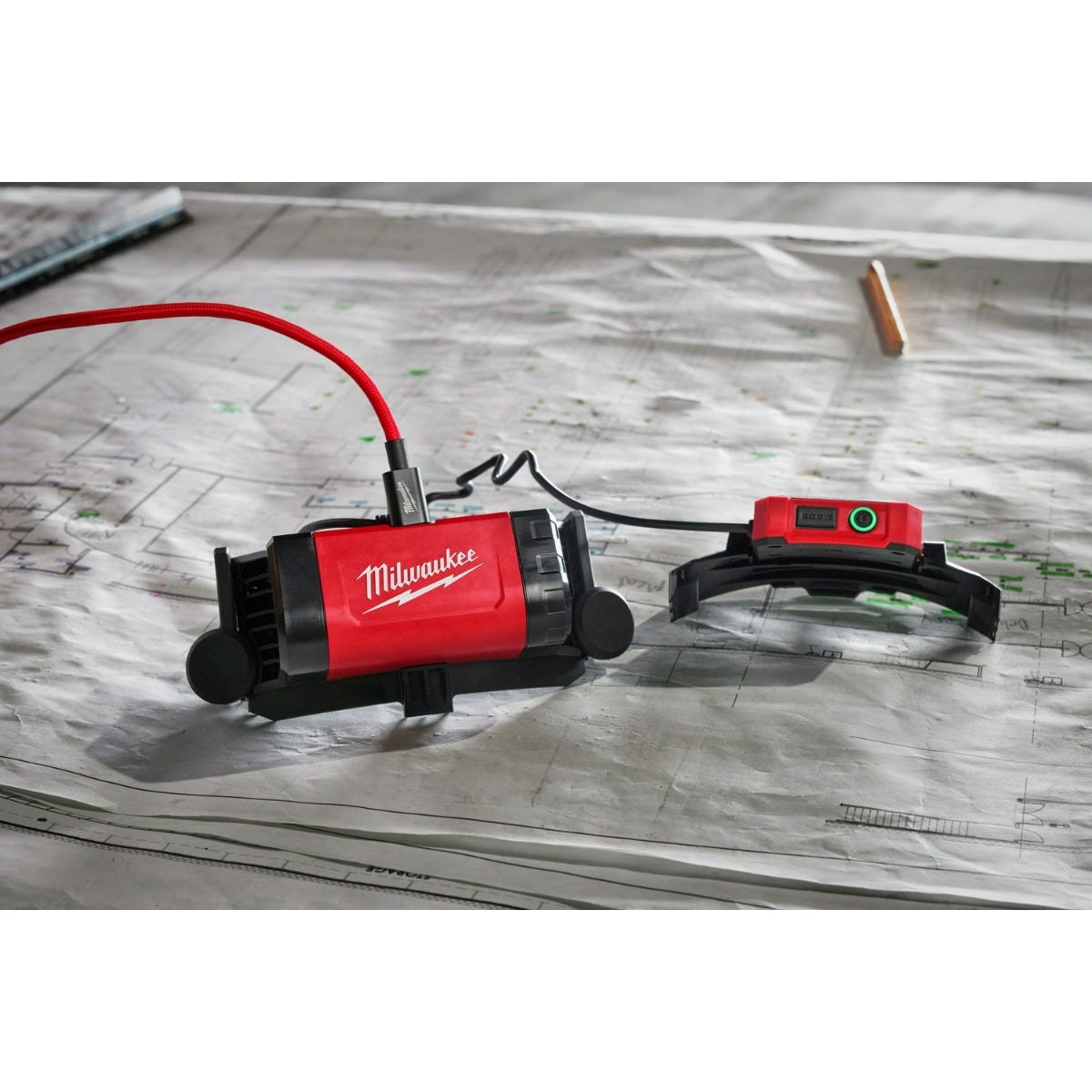Milwaukee 2118-21 BOLT REDLITHIUM USB 600-Lumen Headlamp
