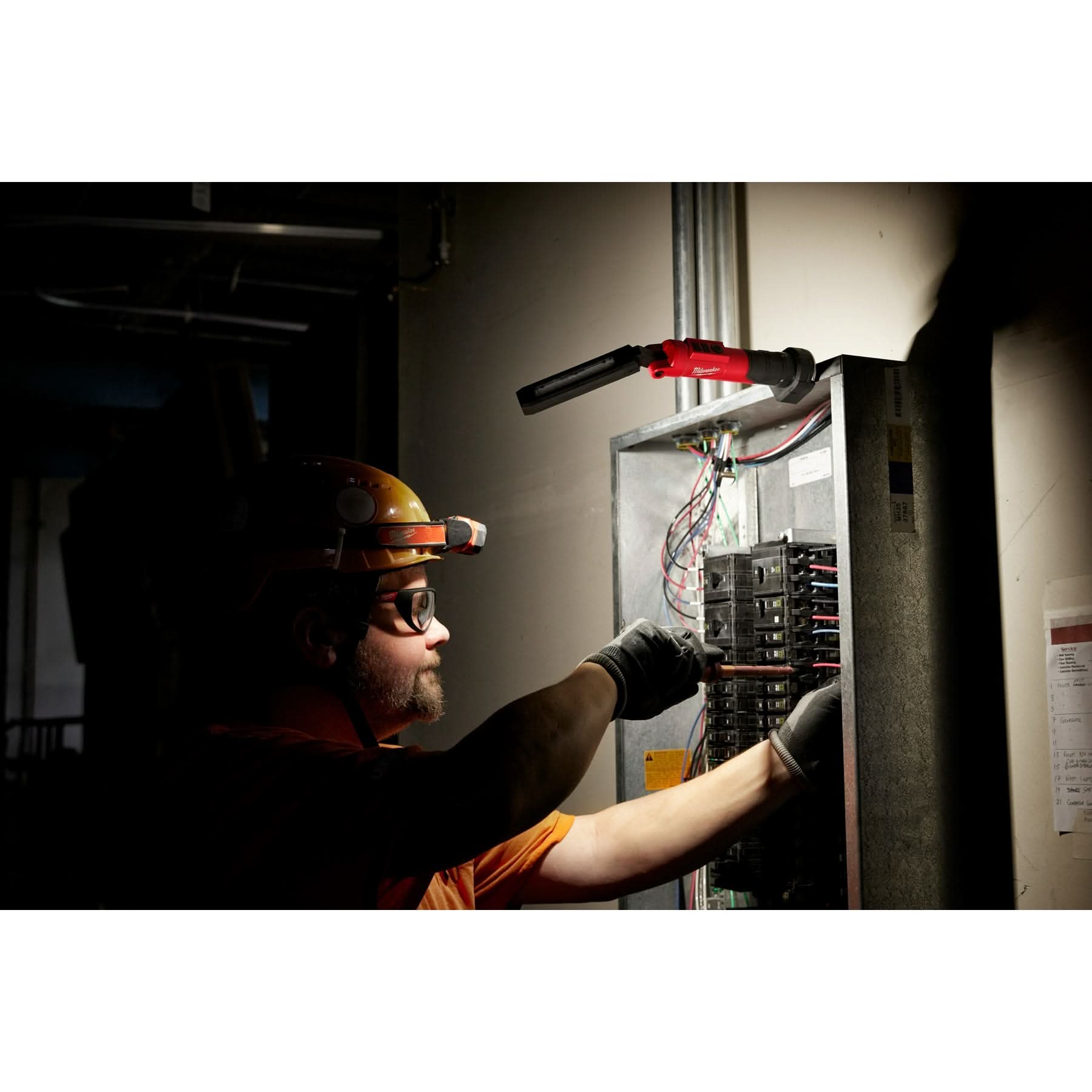 Milwaukee 2128-21 REDLITHIUM USB Stick Light W/ Magnet – Tool Nut