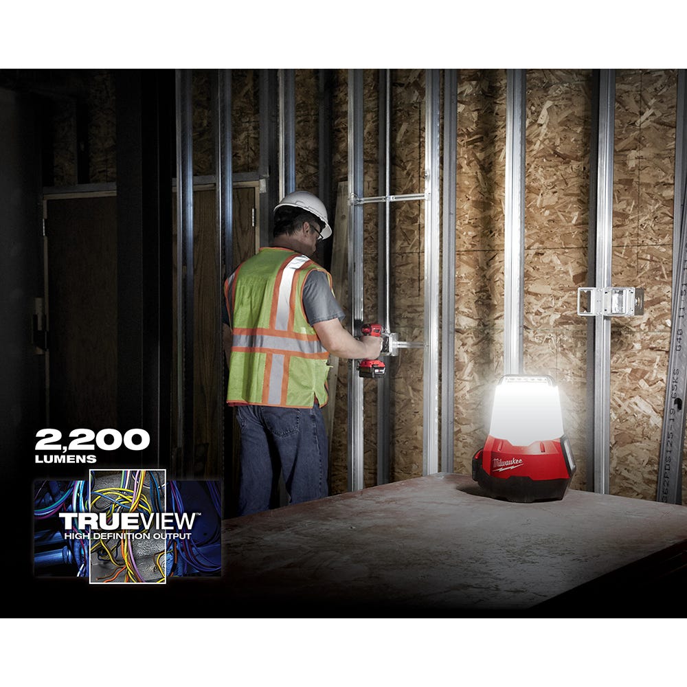 Milwaukee 2144-20 M18 RADIUS Compact 2,200-Lumen Site Light w/ Flood Mode, Tool Only