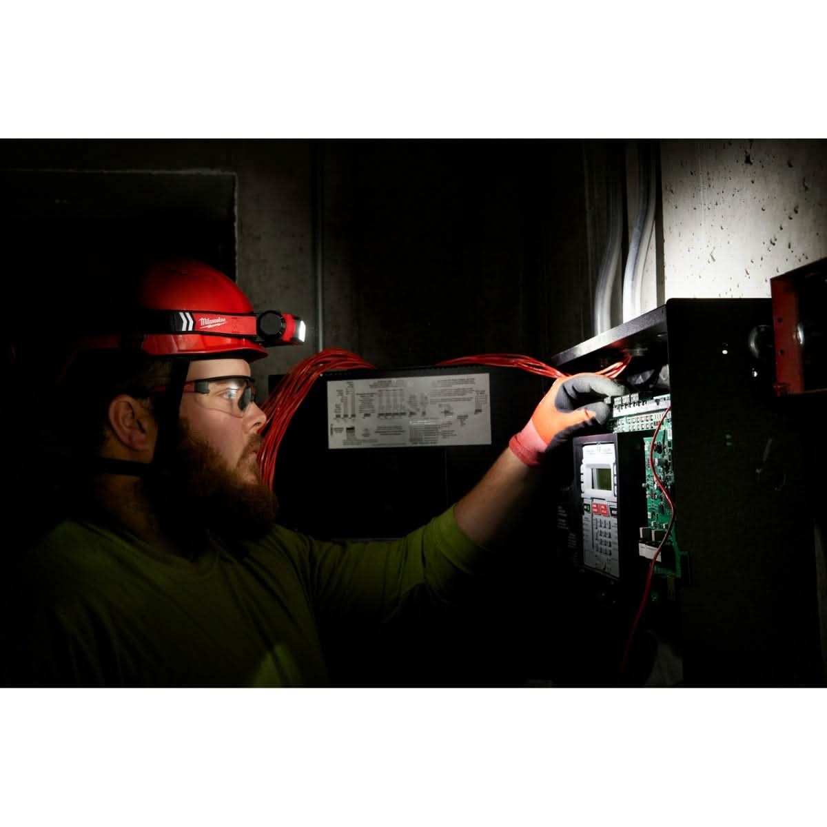 Milwaukee 2163-21 REDLITHIUM USB 600-Lumen Hardhat Headlamp – Tool Nut