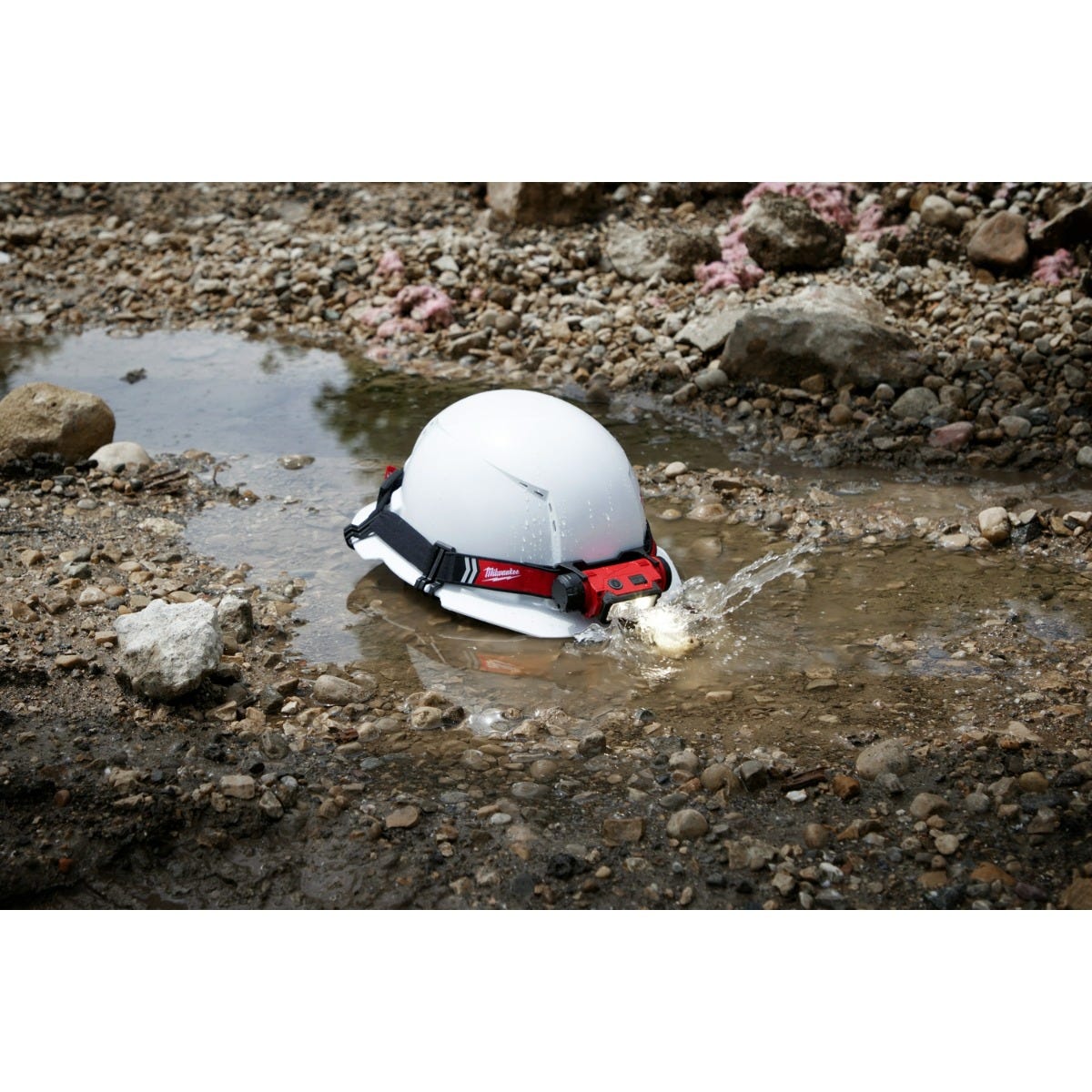 Milwaukee 2163-21 REDLITHIUM USB 600-Lumen Hardhat Headlamp