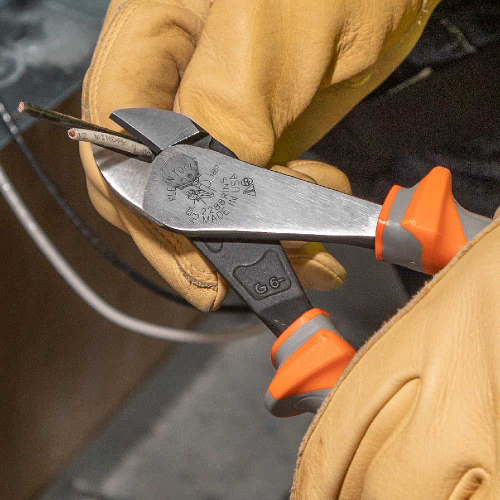 Klein insulated diagonal cutters from the 3-piece set in use