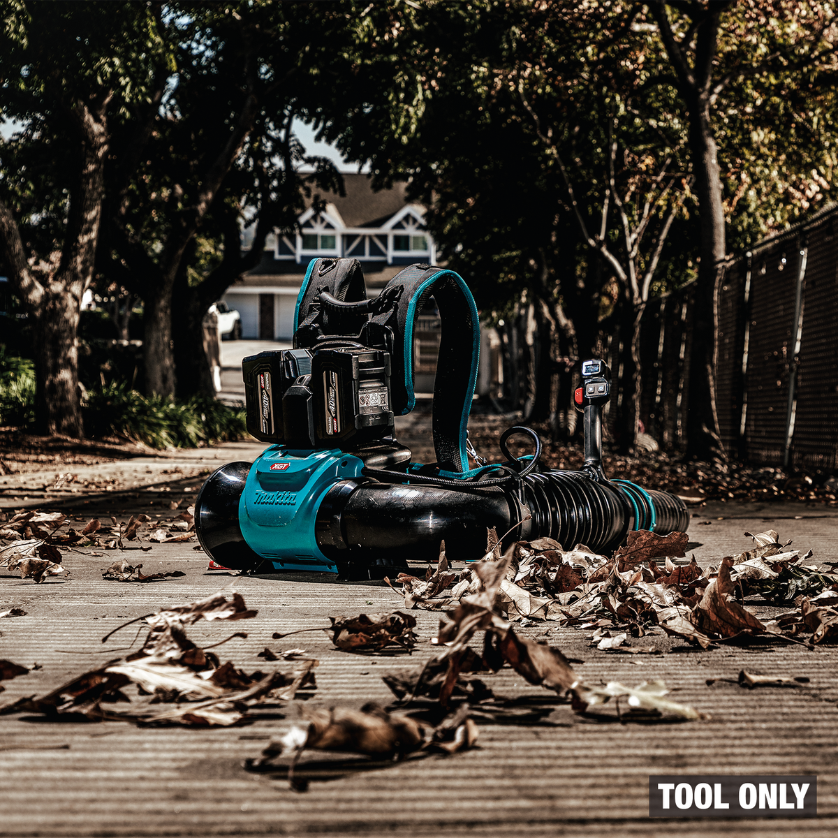 Makita 40V max XGT Brushless Backpack Blower (GBU04Z) - on the job site 18