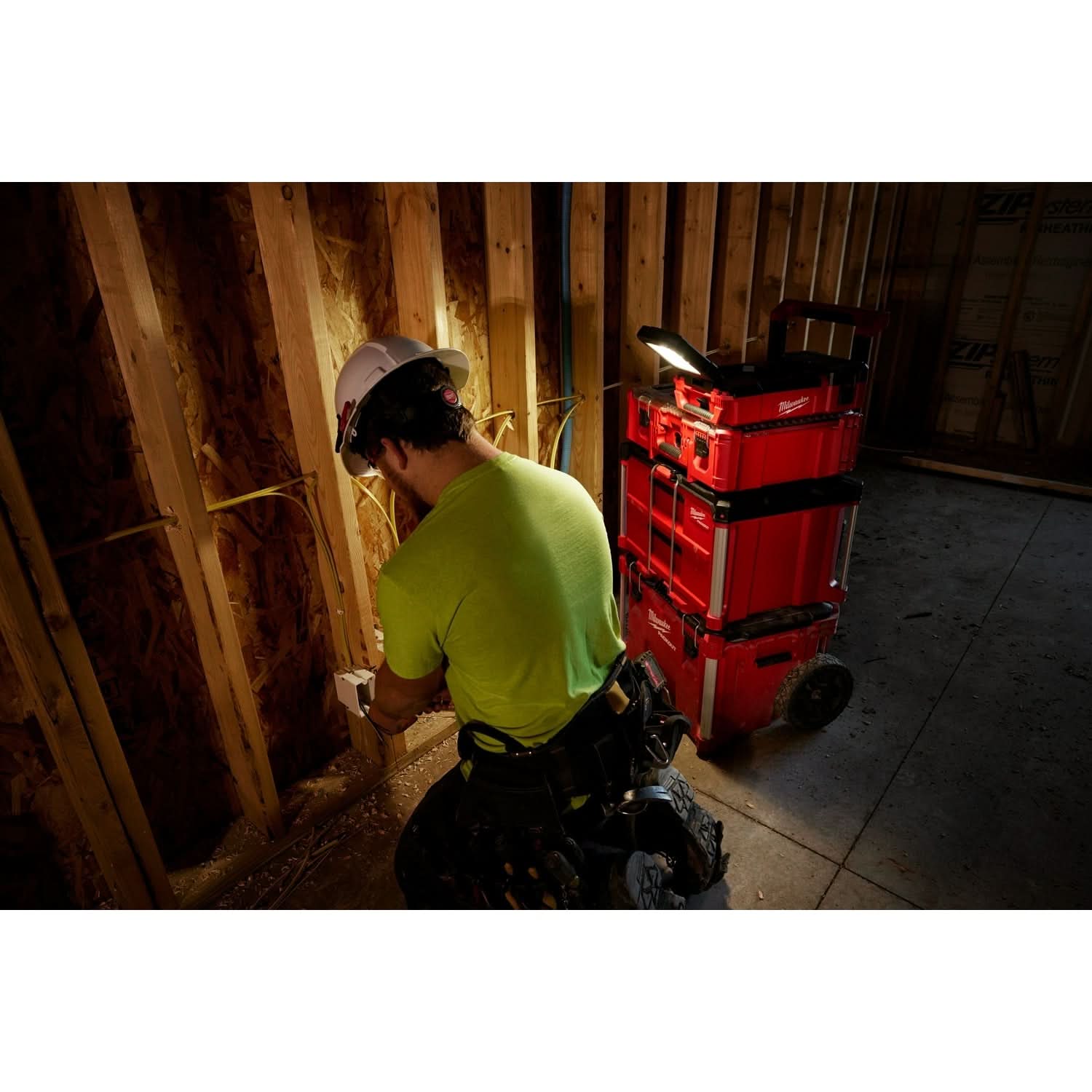 Milwaukee 2356-20 M12 PACKOUT 1,400-Lumen Flood Light w/ USB Charging, Tool Only (PROMO)
