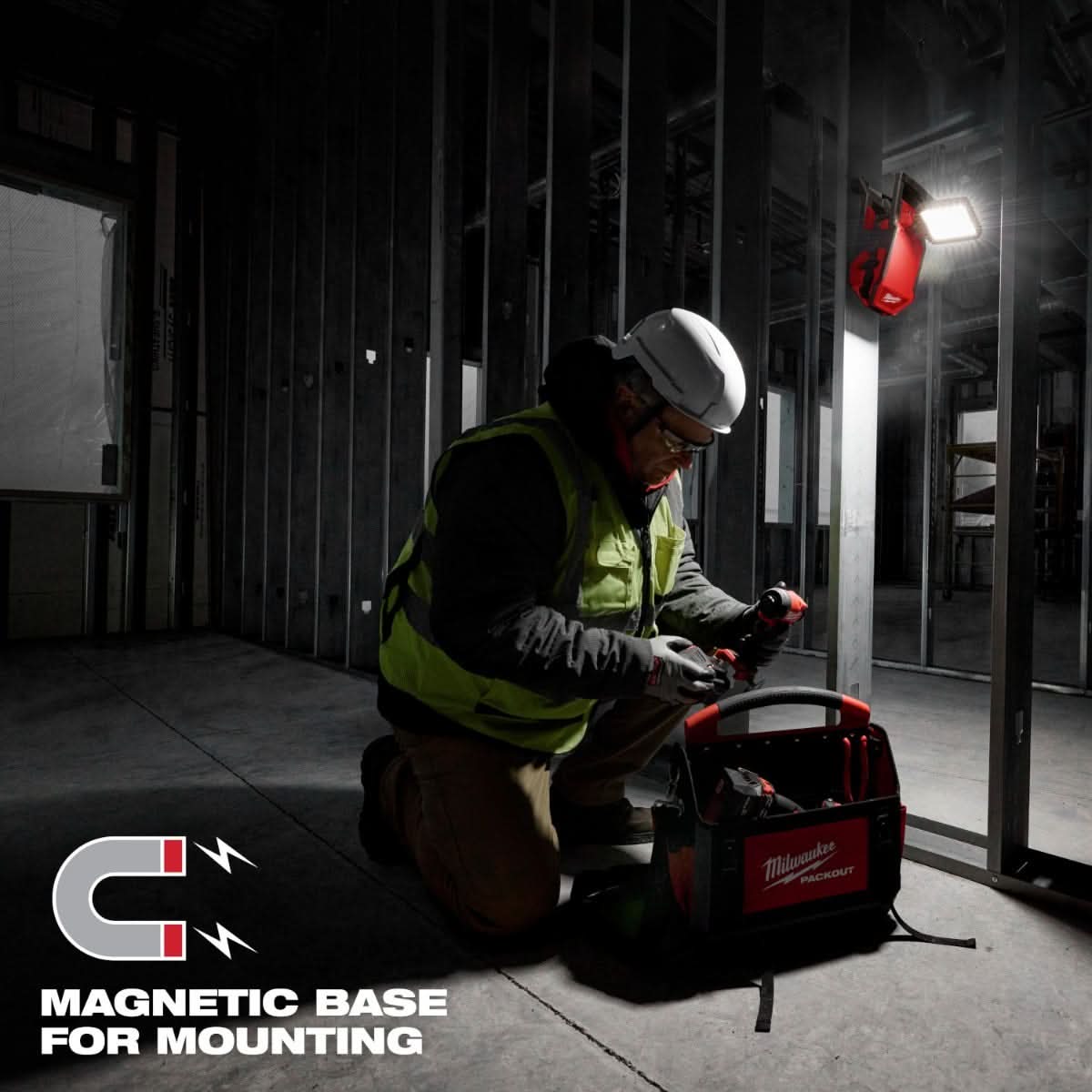 Milwaukee 2358-20 M18 ROVER 2000-Lumen Clamping Flood Light, Tool