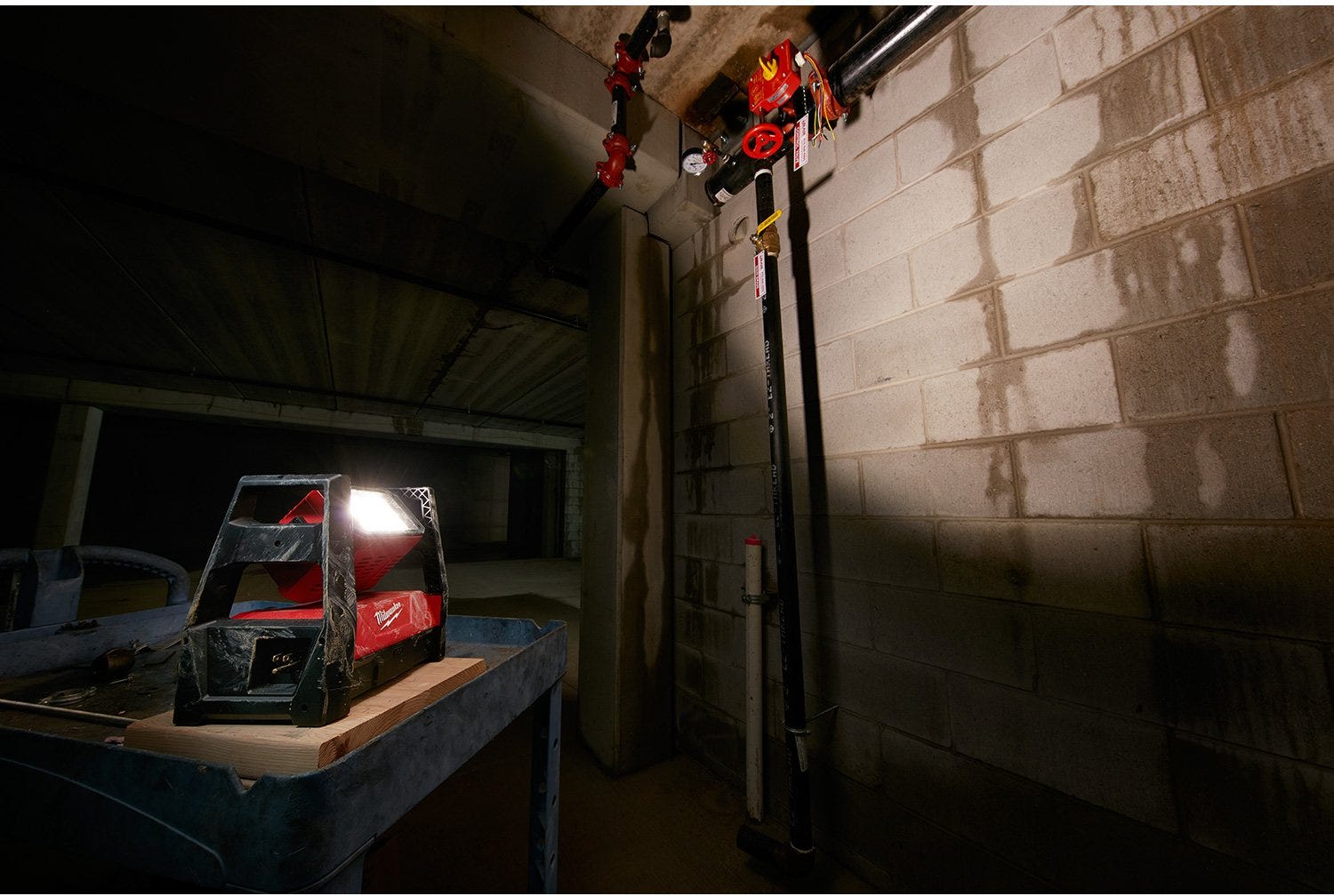 Milwaukee 2360-20 Trueview M18 / Corded 3,000-Lumen LED Flood Light (PROMO)