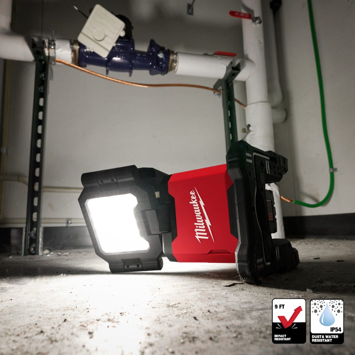 Milwaukee 2368-20 M18 ROVER Dual Power 4500-Lumen Triple-Panel Flood & Area Light, Tool Only
