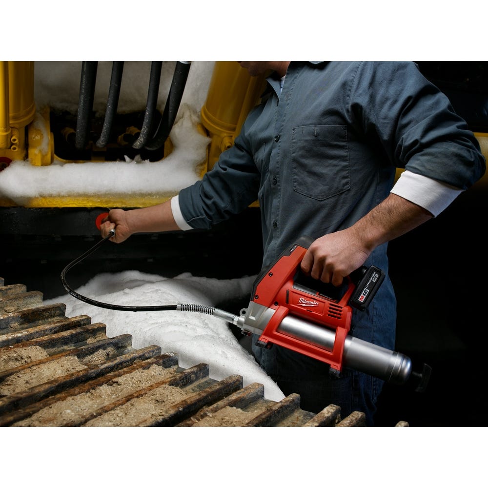 Milwaukee 2446-21XC M12 Cordless Grease Gun Kit