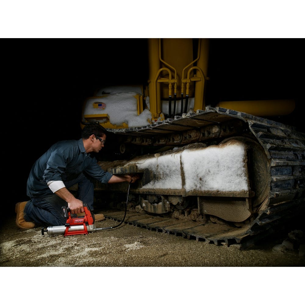 Milwaukee 2446-21XC M12 Cordless Grease Gun Kit