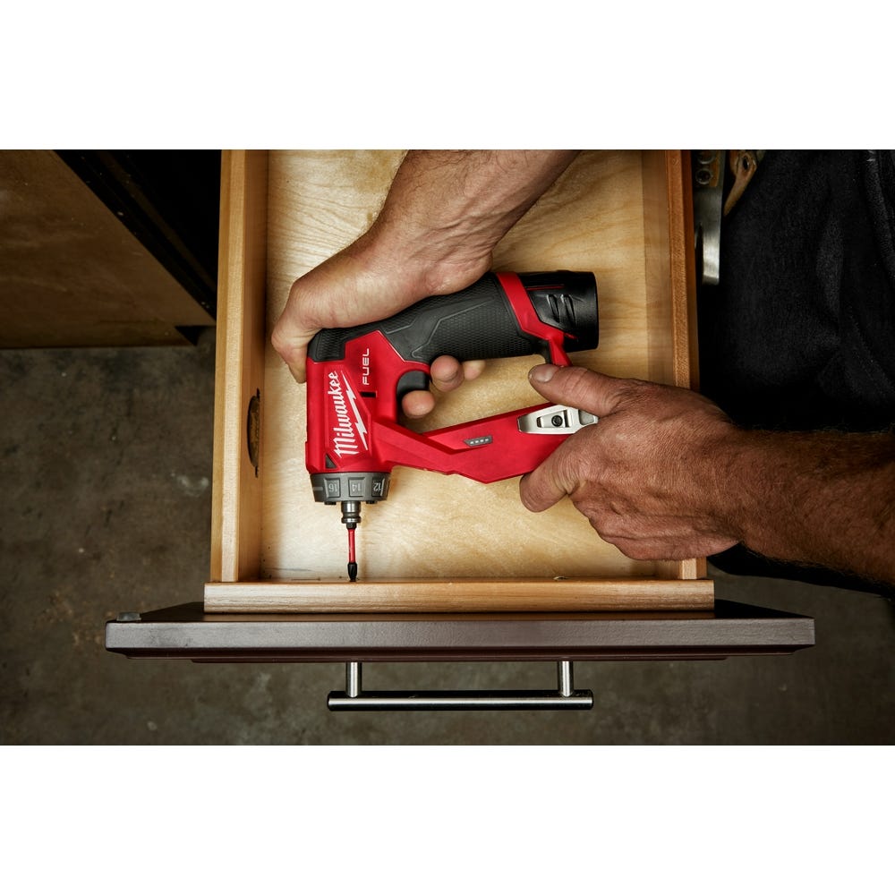 Milwaukee 2505-22 M12 FUEL Brushless Installation 5-in-1 Drill / Driver 2.0Ah Kit