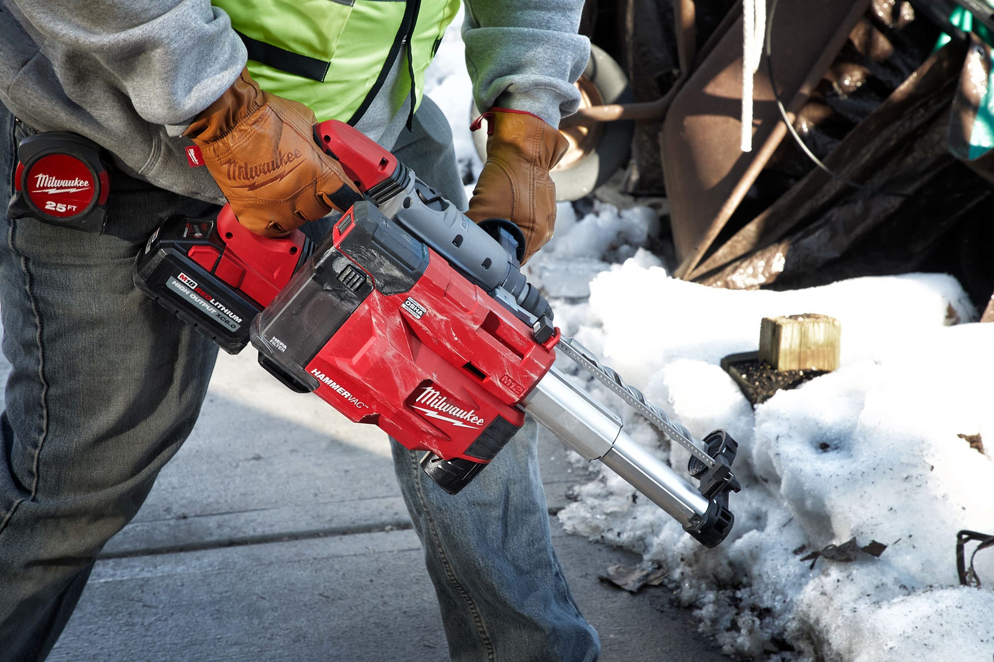 Milwaukee 2509-22 M12 HAMMERVAC Universal Dust Extractor 2.0Ah Kit