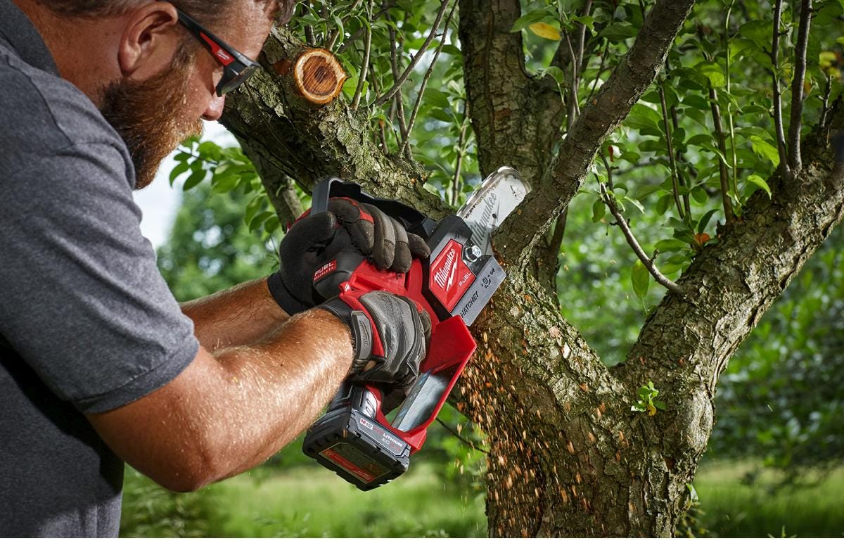 M12 FUEL HATCHET 6" Pruning Saw (Tool-Only) and 6" Saw Chain Kit