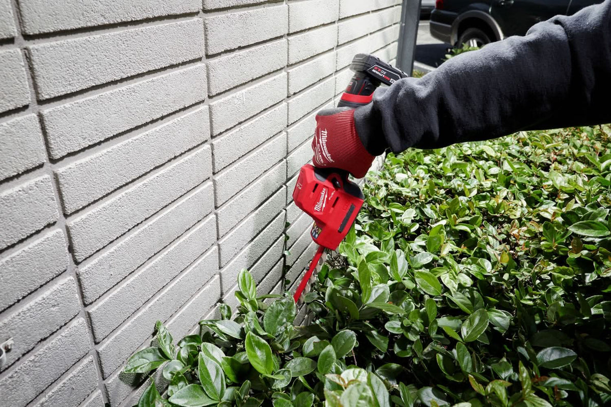 2533-21 M12 Milwaukee FUEL 8 in. Hedge Trimmer 2533-21 M12 Milwaukee FUEL 8 in. Hedge Trimmer