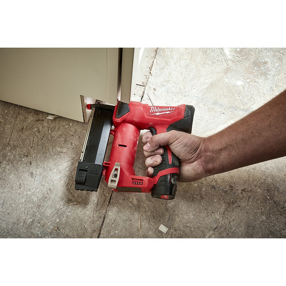 Milwaukee 2540-21 M12 Cordless 23-Gauge Pin Nailer 1.5Ah Kit