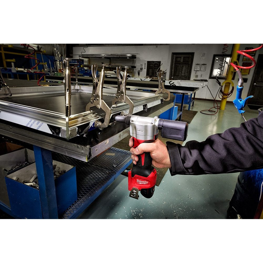 Milwaukee 2550-22 M12 Cordless Pop Rivet Tool 1.5AH Kit