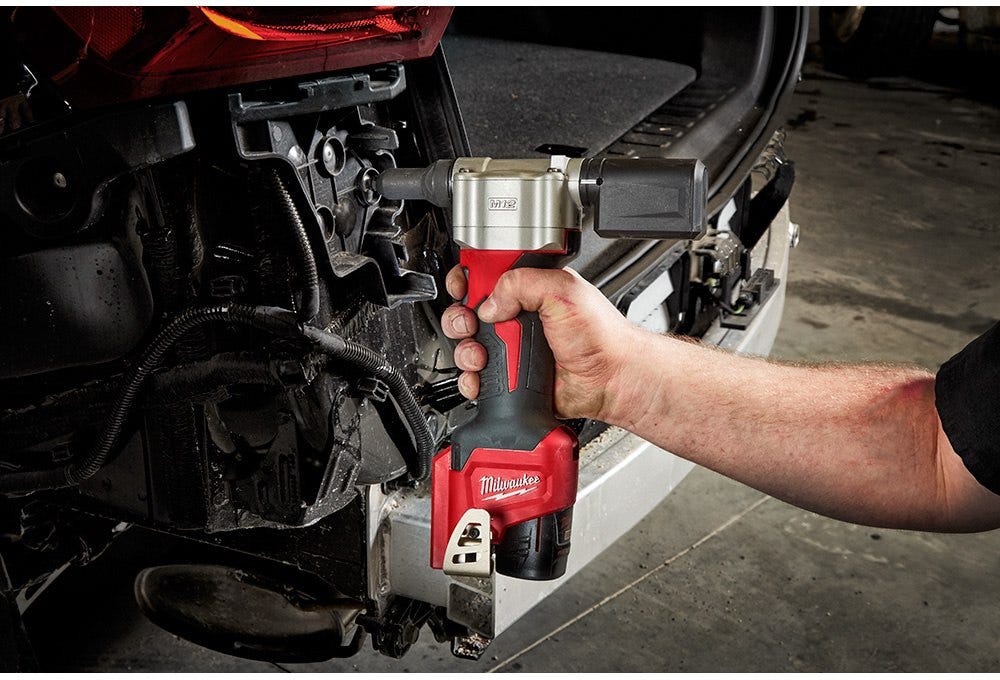 Milwaukee 2550-22 M12 Cordless Pop Rivet Tool 1.5AH Kit