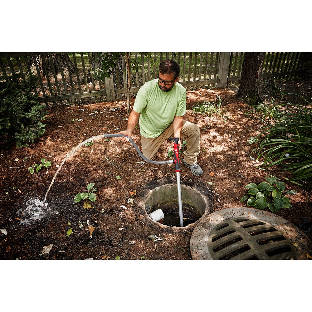 Milwaukee M12 Stick Transfer Pump with M12 REDLITHIUM CP2.0/XC4.0 Starter Pack