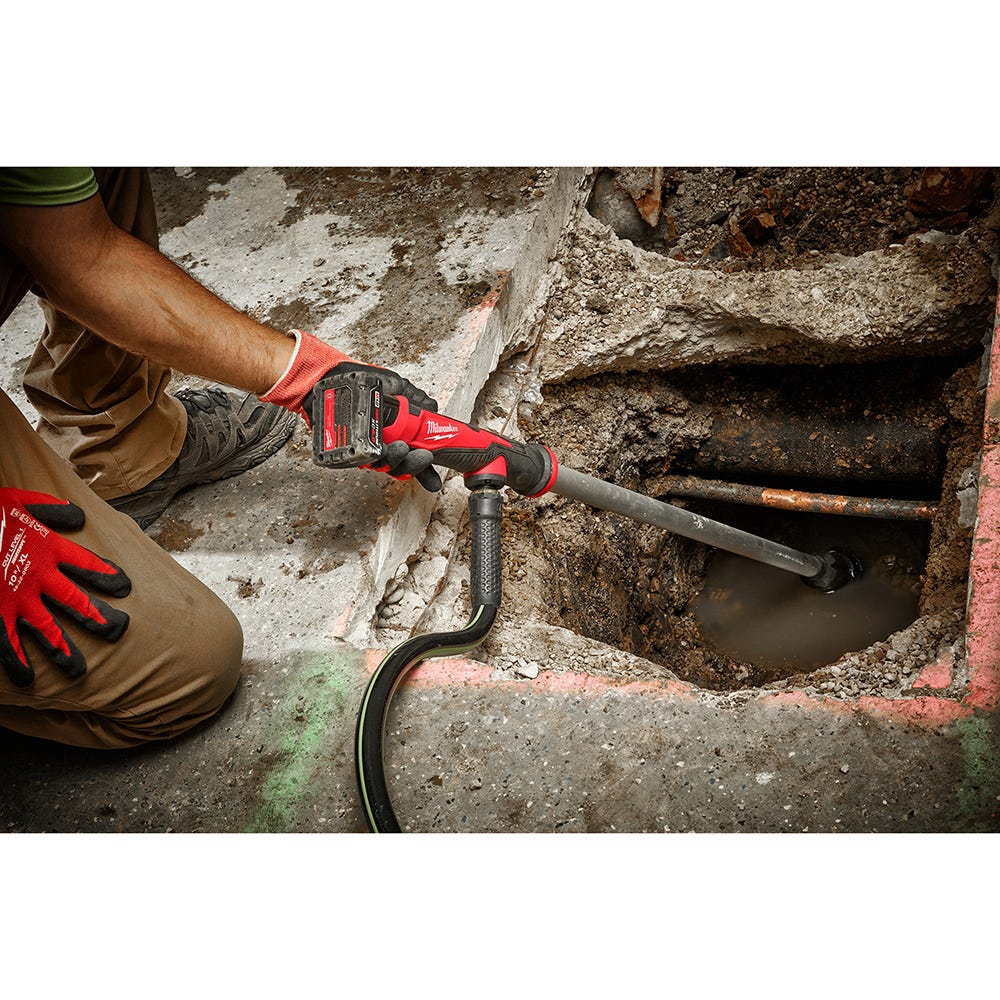 Milwaukee M12 Stick Transfer Pump with M12 REDLITHIUM CP2.0/XC4.0 Starter Pack