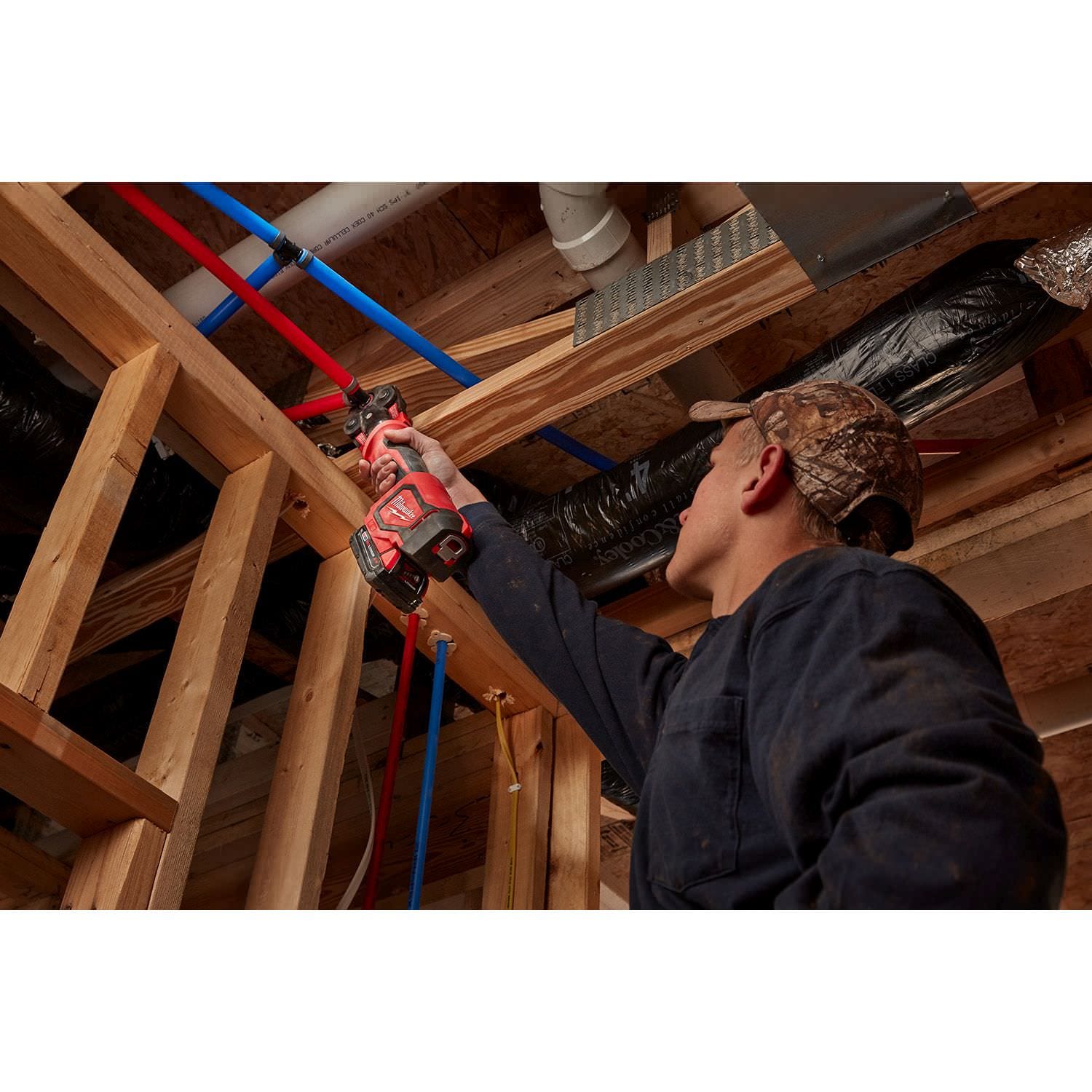 Milwaukee 2674-22C M18 Short Throw Press Tool Kit with PEX Crimp Jaws