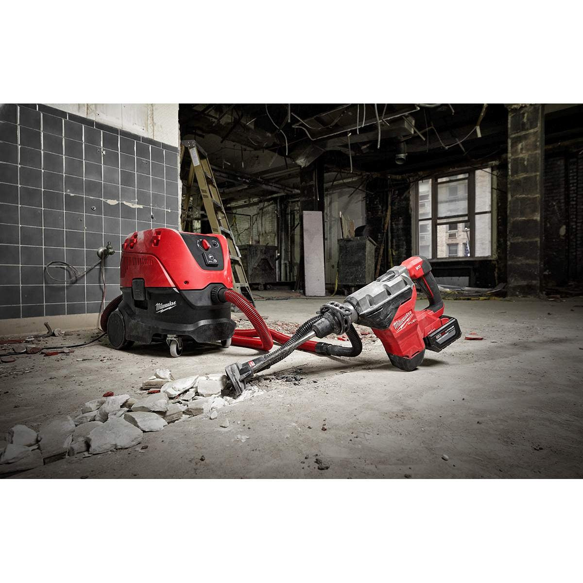 Milwaukee 2718-22HD M18 FUEL 1-3/4-Inch SDS MAX Rotary Hammer with One Key Dual 12.0Ah Kit