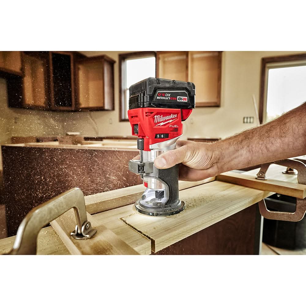 Milwaukee M18 FUEL Brushless Compact Router with M18 REDLITHIUM HIGH OUTPUT XC 6.0Ah Battery 2-Pack