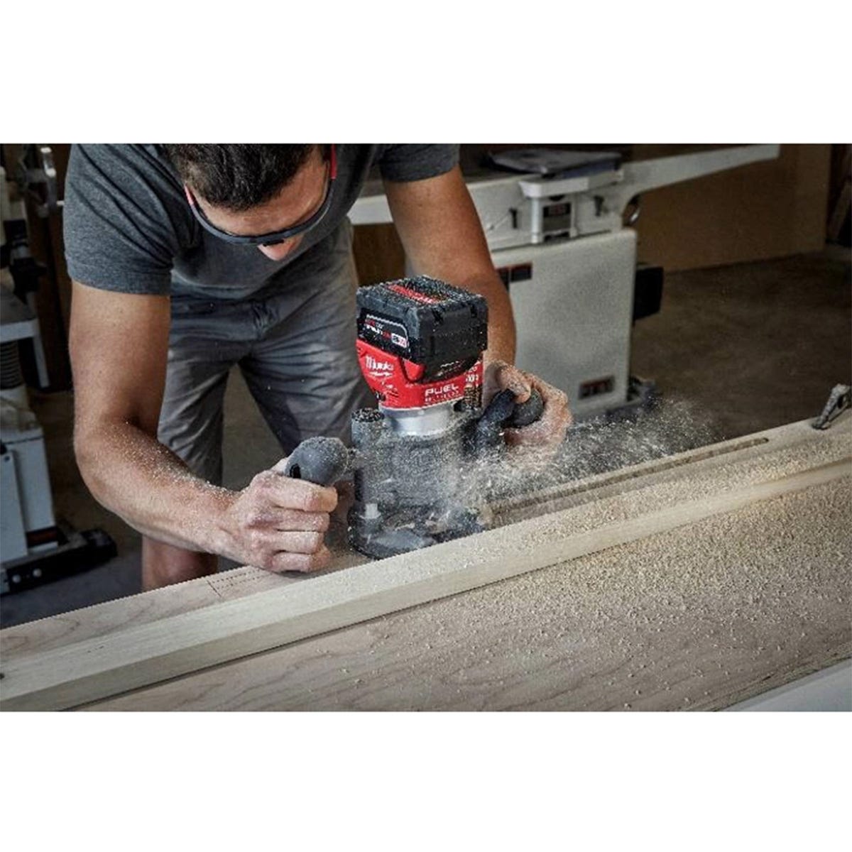 Milwaukee 2723-20 M18 FUEL Brushless Compact Router and Cordless 5-Inch Random Orbit Sander Kit