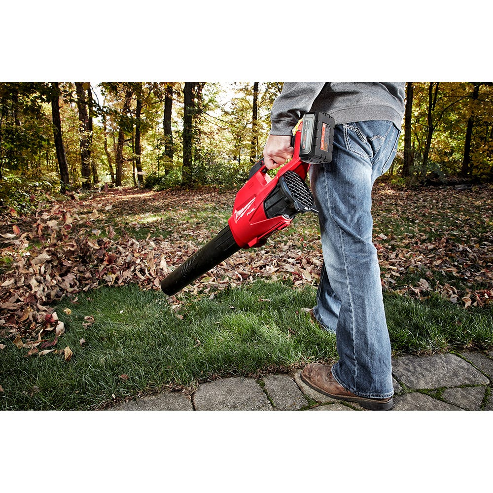 Milwaukee 2724-21HD M18 FUEL Brushless 450-CFM 120-MPH Blower 8.0Ah Kit