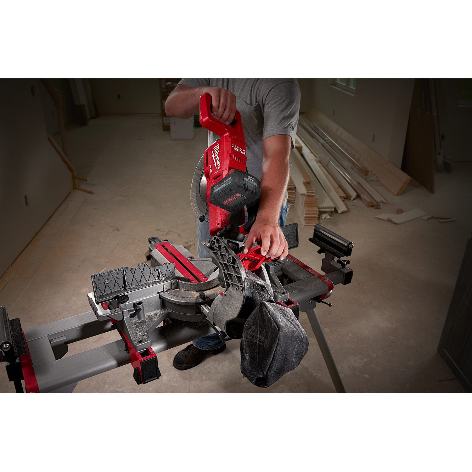 Milwaukee 2734-21 M18 FUEL 10" Dual Bevel Sliding Compound Miter Saw 8.0Ah Kit