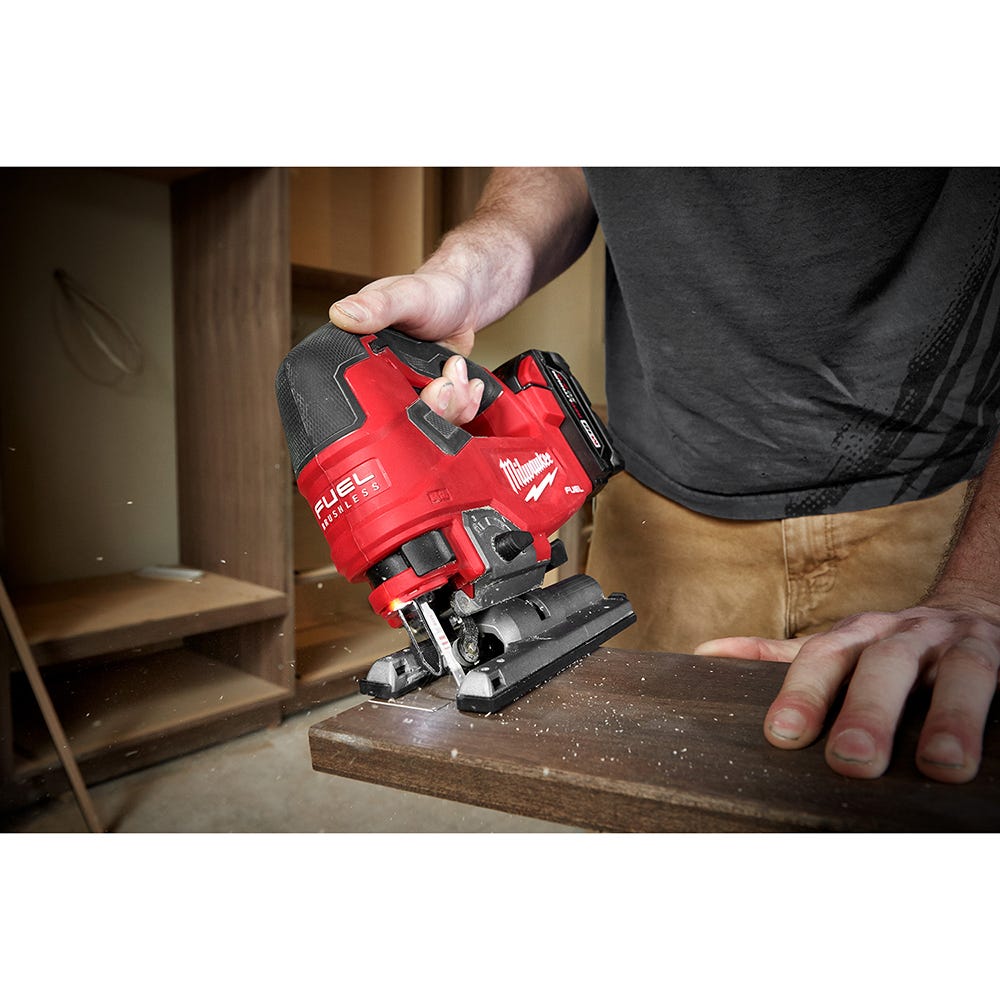Milwaukee M18 Fuel D-Handle Jig Saw with M18 REDLITHIUM HIGH OUTPUT XC 6.0Ah Battery 2-Pack