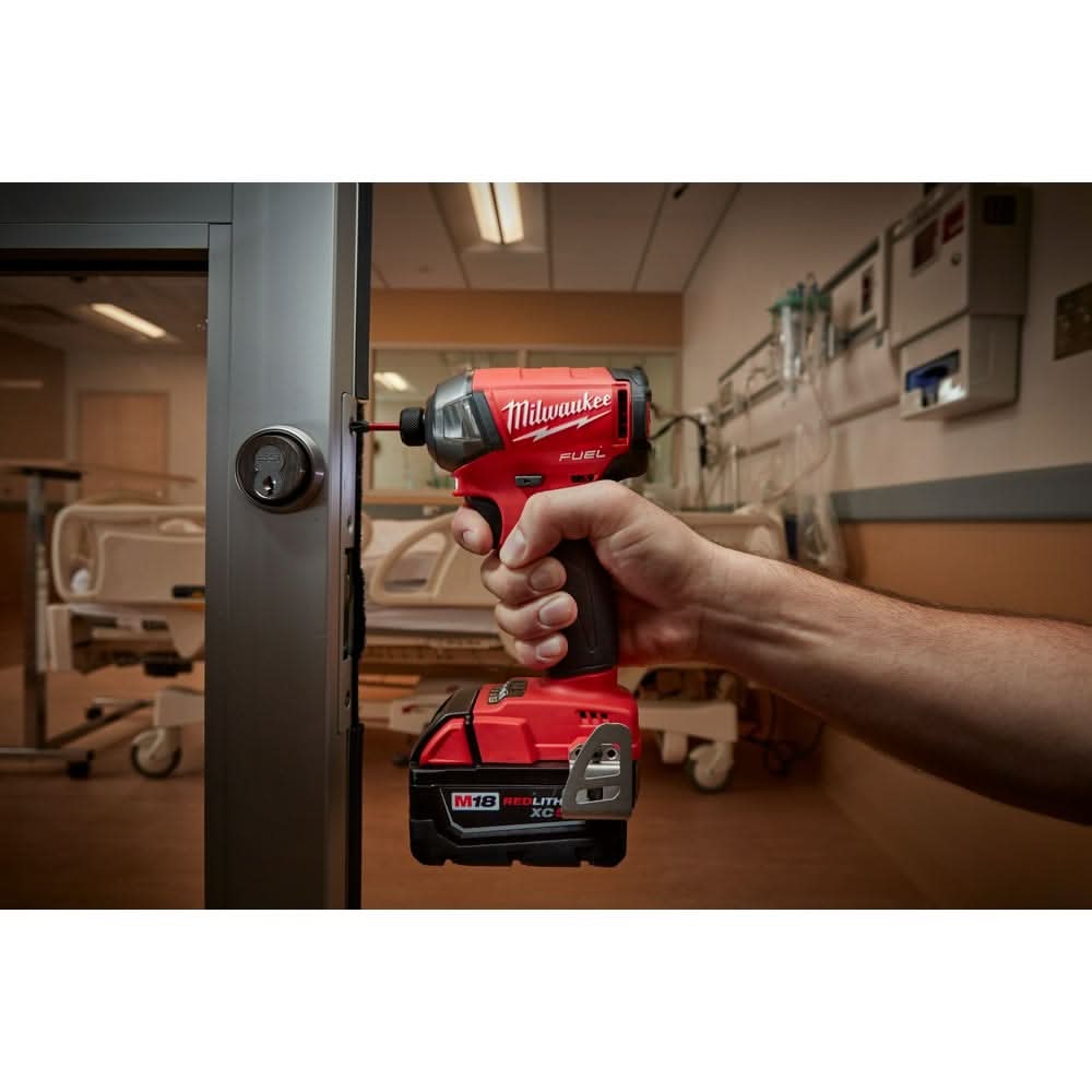 Milwaukee M18 FUEL SURGE 1/4" Hex Hydraulic Driver with M18 REDLITHIUM HIGH OUTPUT XC 6.0Ah Battery 2-Pack