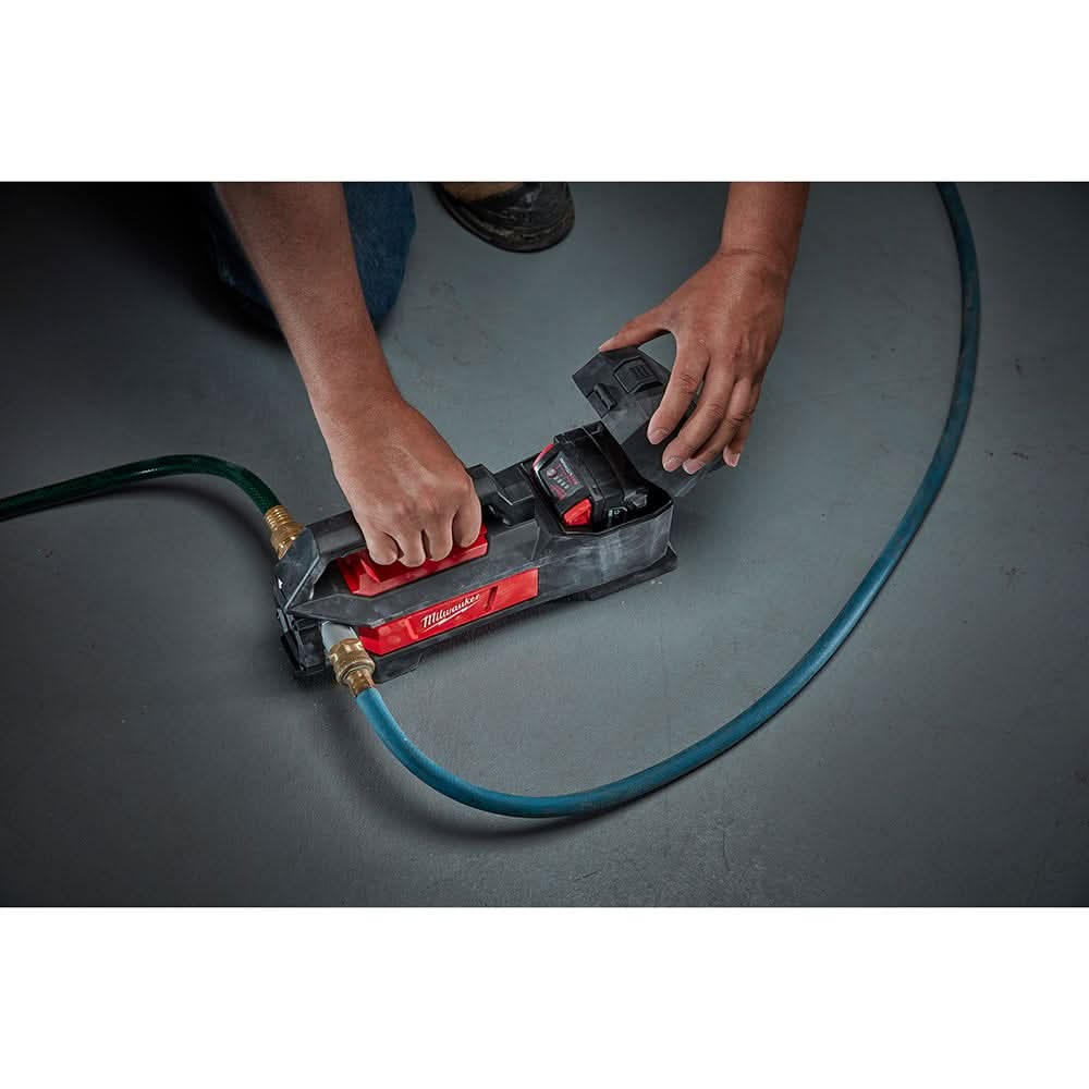 Milwaukee M18 Water Transfer Pump with M18 REDLITHIUM XC 5.0Ah Extended Capacity Battery Pack