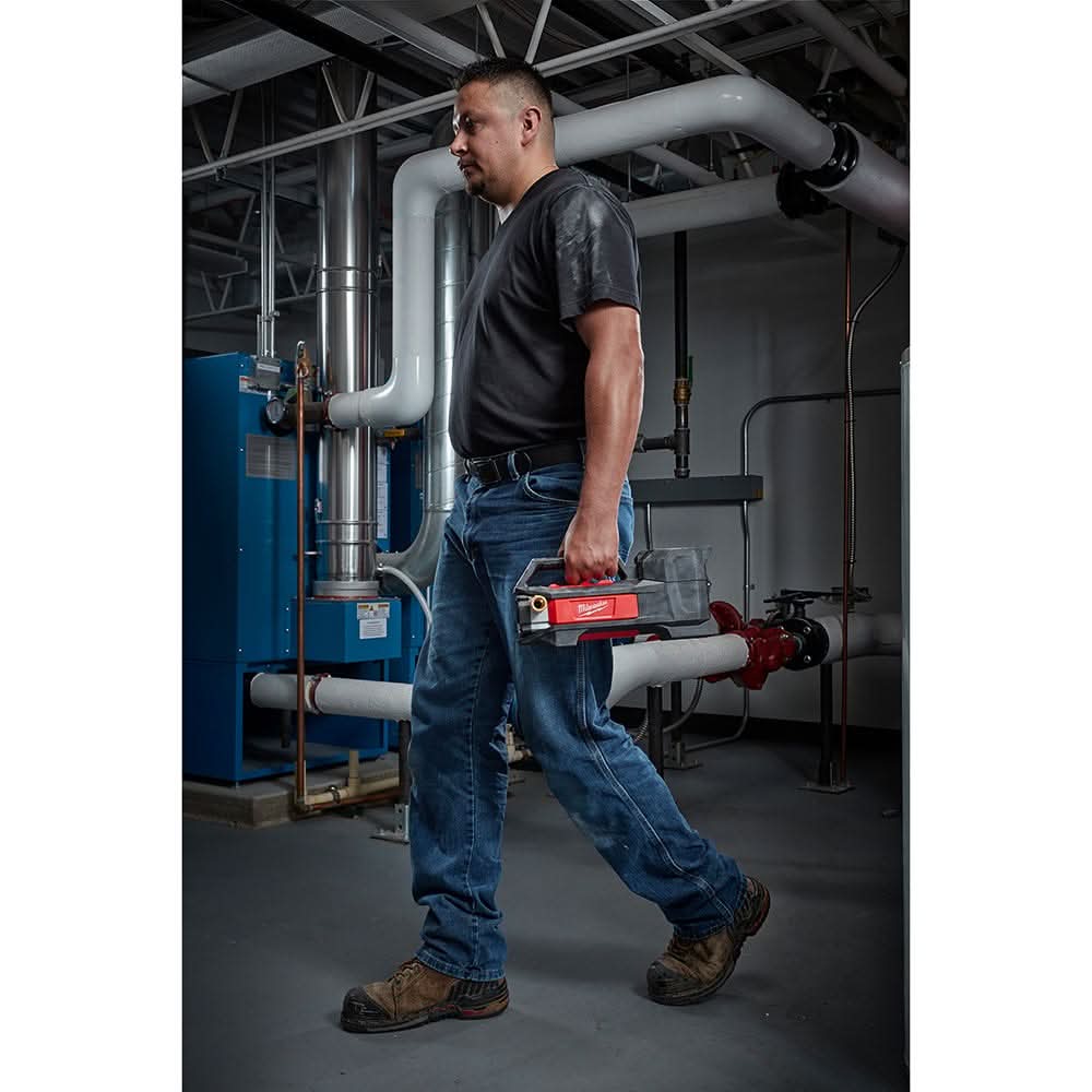 Milwaukee M18 Water Transfer Pump with M18 REDLITHIUM XC 5.0Ah Extended Capacity Battery Pack