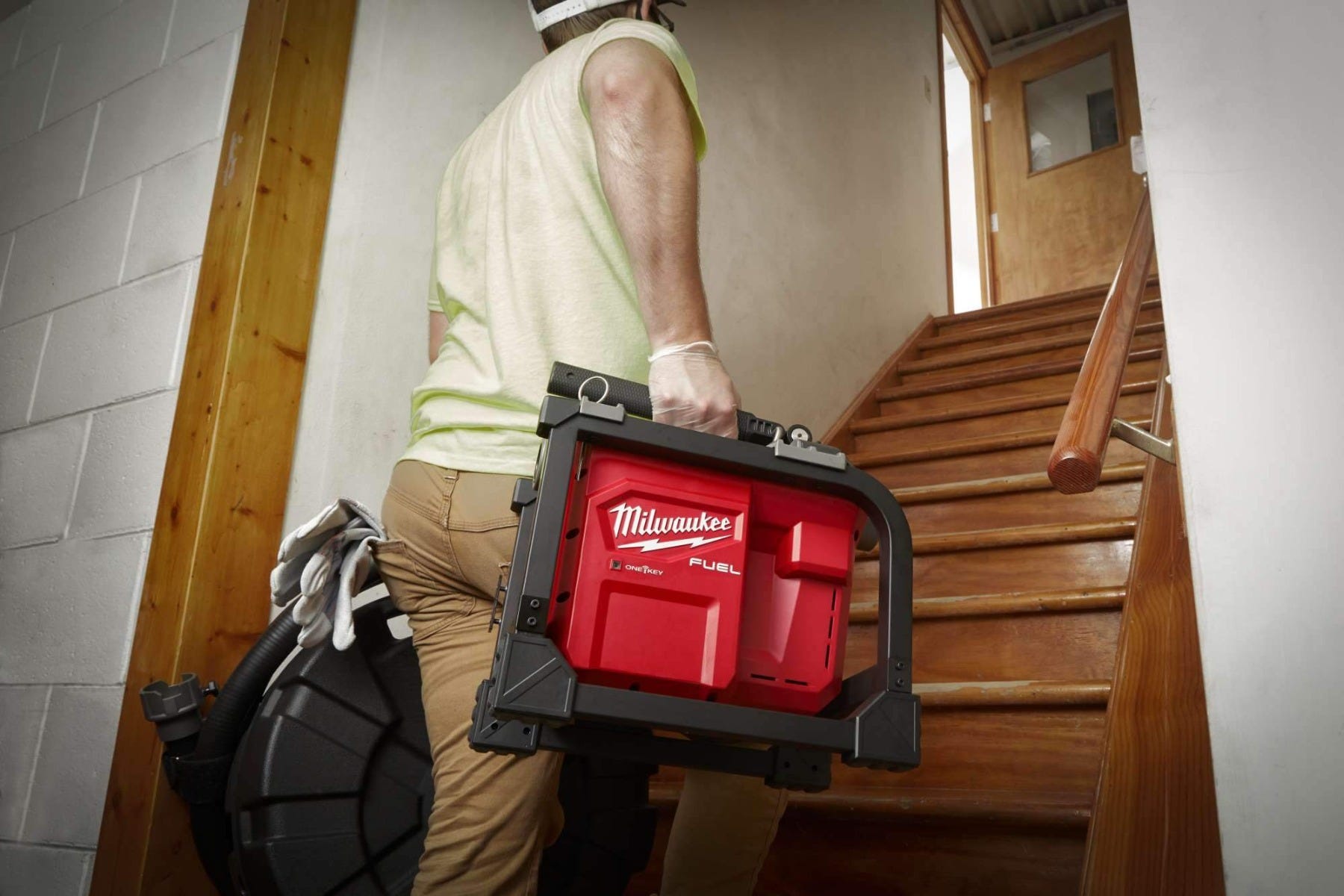 Milwaukee 2818A-21 M18 FUEL Sectional Machine 7/8-Inch 12.0Ah Kit