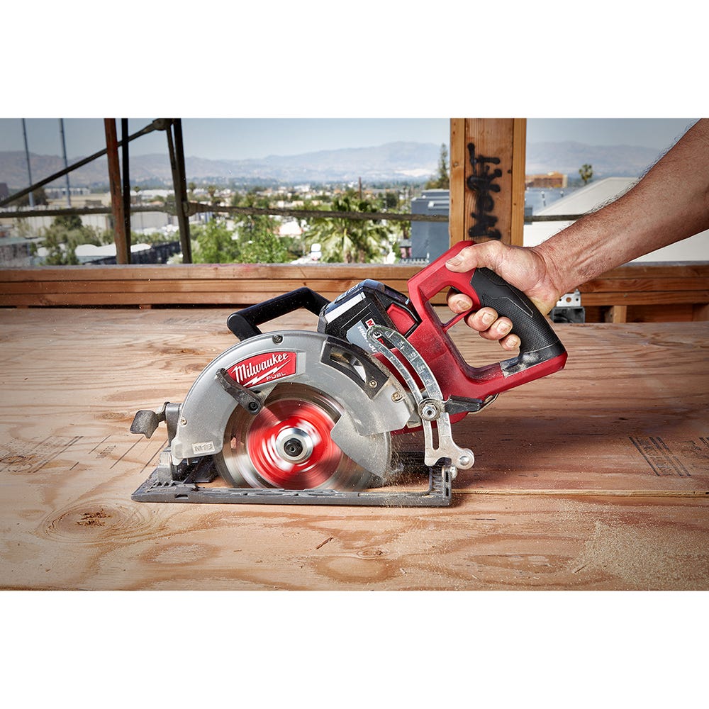 Milwaukee 2830-20 M18 FUEL Brushless Rear Handle 7-1/4" Circular Saw, Tool Only
