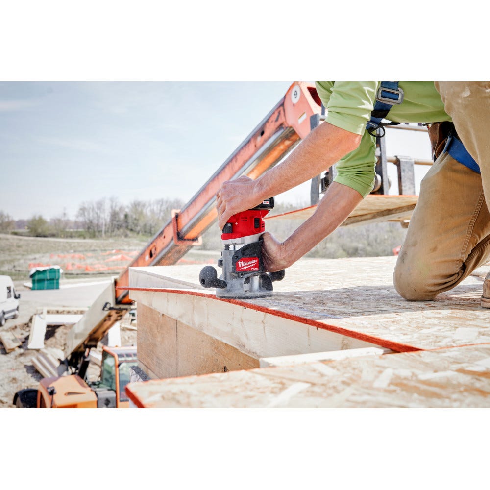 Milwaukee 2838-21 M18 FUEL 1/2-in. Cordless Router Multi-Base 6.0Ah Kit