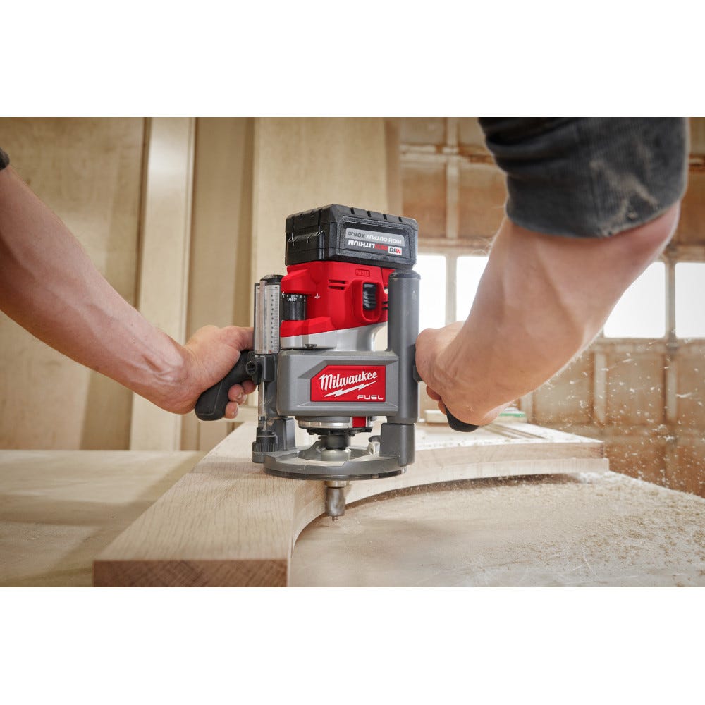 Milwaukee 2838-21 M18 FUEL 1/2-in. Cordless Router Multi-Base 6.0Ah Kit
