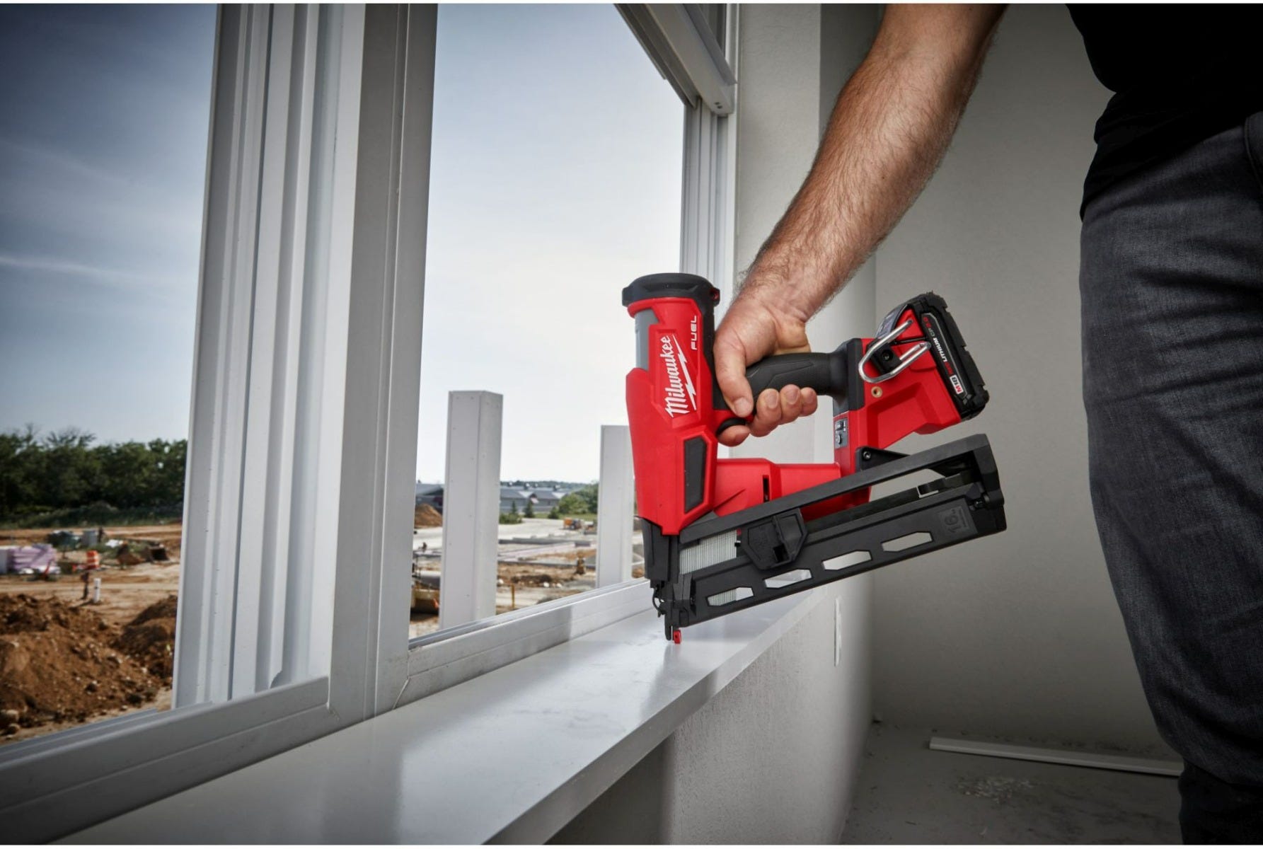 Milwaukee 2841-20 M18 FUEL 16-Gauge Angled Finish Nailer, Tool Only